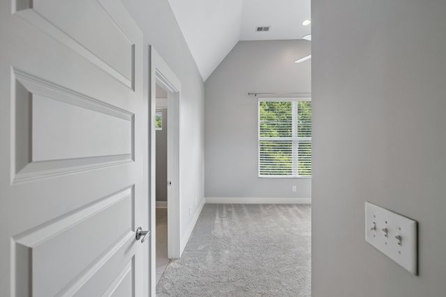 906 Smiley St, Nashville, TN 37206