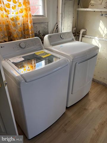 8 LYNCH FARM DR, Newark, DE 19713