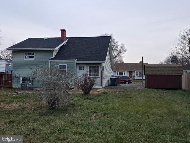 8 LYNCH FARM DR, Newark, DE 19713