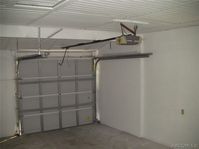 9081 N Golfview Drive, Citrus Springs, FL 34434