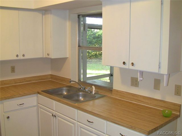 9081 N Golfview Drive, Citrus Springs, FL 34434