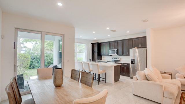 576 PARSONS Way, Deerfield Beach, FL 33442