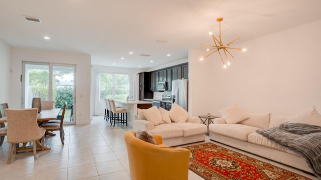 576 PARSONS Way, Deerfield Beach, FL 33442