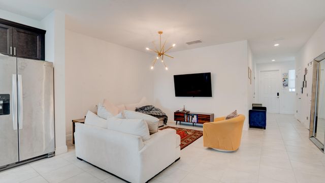 576 PARSONS Way, Deerfield Beach, FL 33442