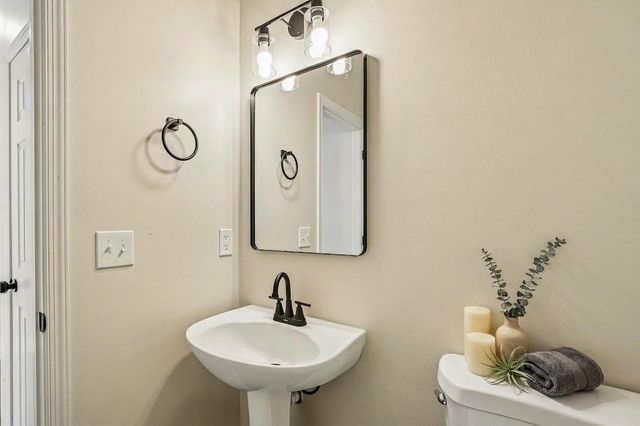 621 Betty Lou Dr, Madison, TN 37115