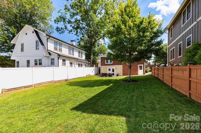 752 Fairview Road, Asheville, NC 28803