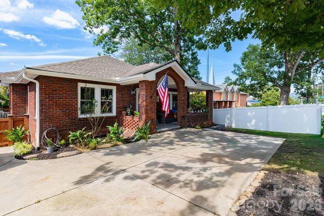 752 Fairview Road, Asheville, NC 28803