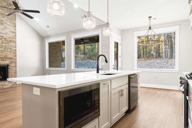 24 Brilliante Lane, Hot Springs Village, AR 71909