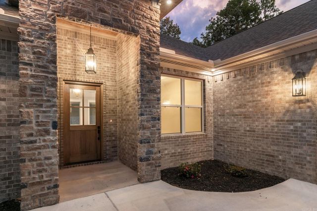 24 Brilliante Lane, Hot Springs Village, AR 71909