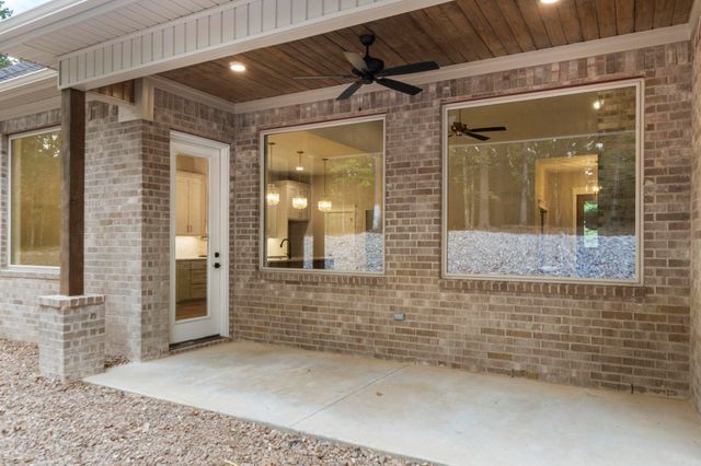 24 Brilliante Lane, Hot Springs Village, AR 71909