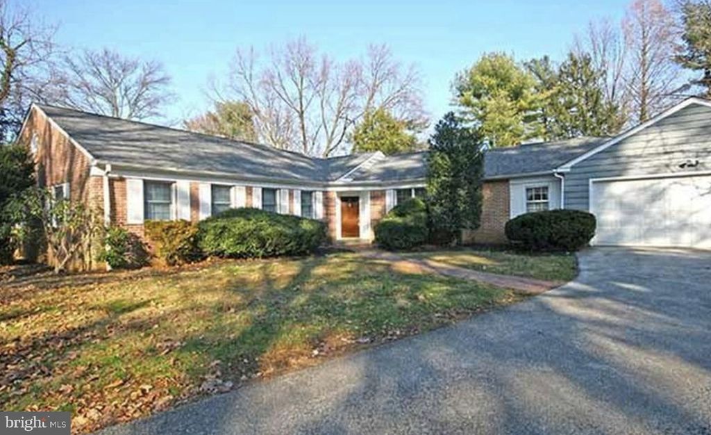 1121 CLUB HOUSE RD, Gladwyne, PA 19035