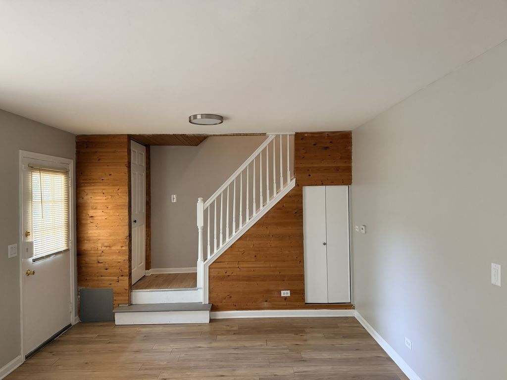1313 KINGSBURY Drive D, Hanover Park, IL 60133 — photo 5