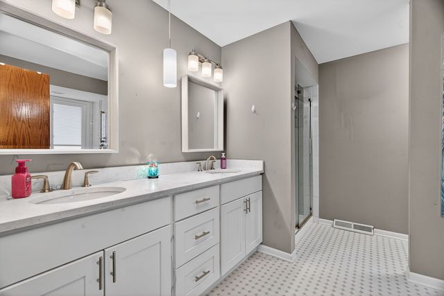 13940 S Teakwood Drive, Homer Glen, IL 60491