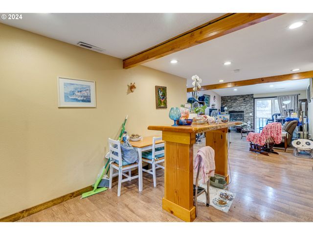 11990 Sw CORBY Dr 16, Portland, OR 97225