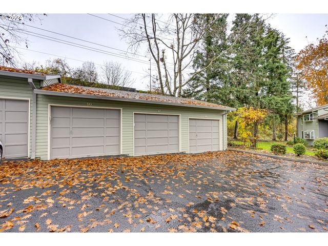 11990 Sw CORBY Dr 16, Portland, OR 97225