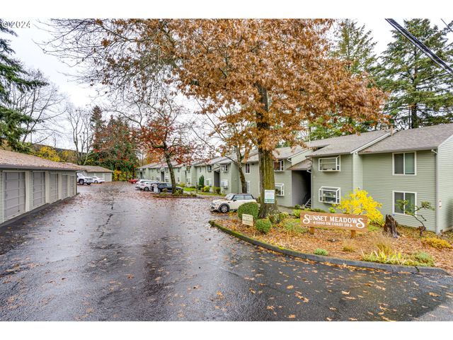 11990 Sw CORBY Dr 16, Portland, OR 97225