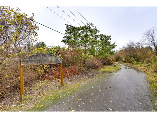 11990 Sw CORBY Dr 16, Portland, OR 97225