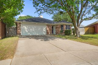 7025 Snowivy Court, Arlington, TX 76001