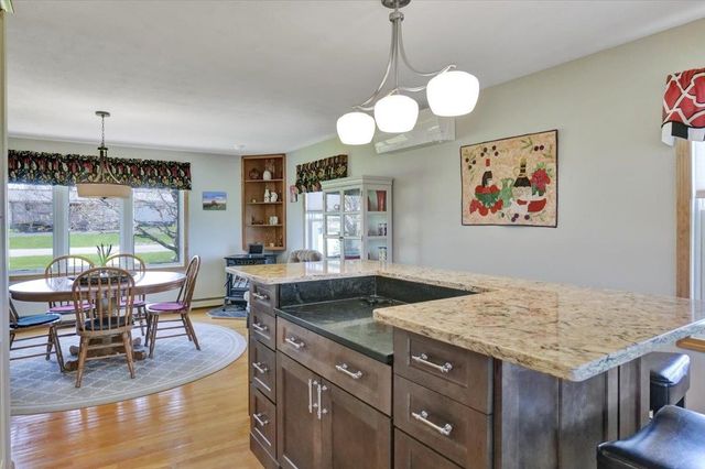 132 East Shore South, Grand Isle, VT 05458