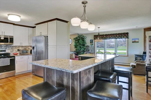 132 East Shore South, Grand Isle, VT 05458