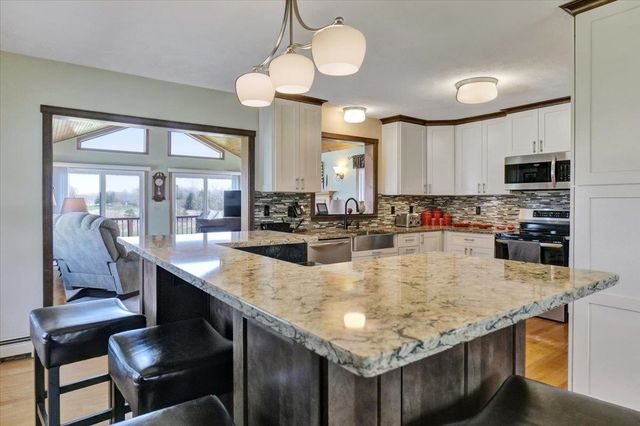 132 East Shore South, Grand Isle, VT 05458