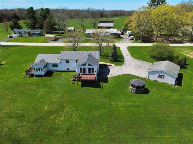 132 East Shore South, Grand Isle, VT 05458