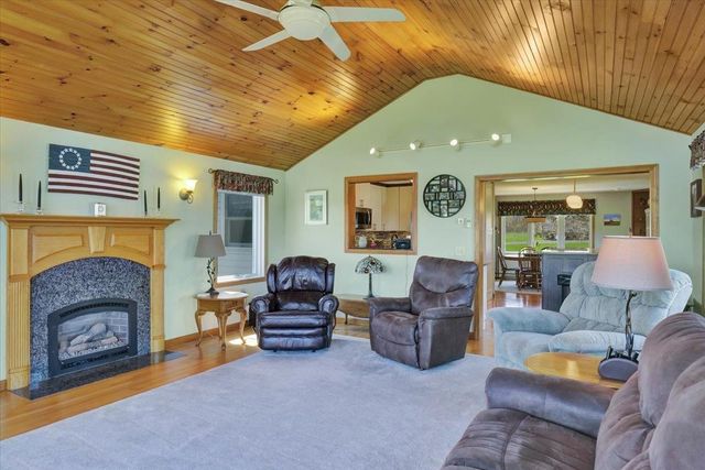 132 East Shore South, Grand Isle, VT 05458