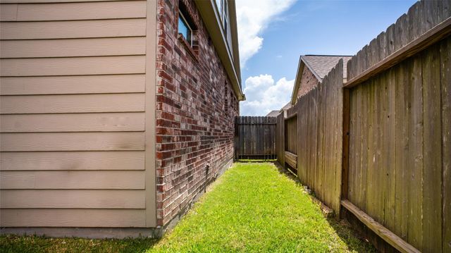 6532 Geisler Crossing Lane, Dickinson, TX 77539