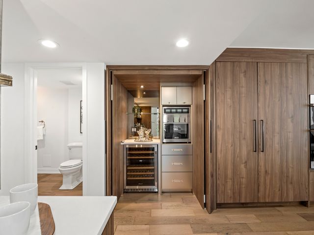 200 E Delaware Place 8C-9C, Chicago, IL 60611