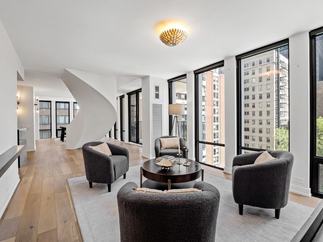 200 E Delaware Place 8C-9C, Chicago, IL 60611
