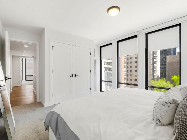 200 E Delaware Place 8C-9C, Chicago, IL 60611