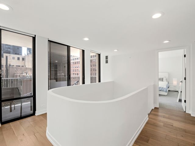 200 E Delaware Place 8C-9C, Chicago, IL 60611