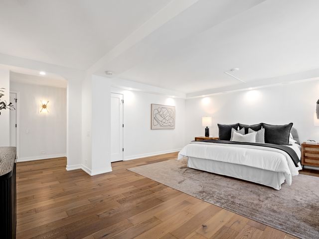 200 E Delaware Place 8C-9C, Chicago, IL 60611