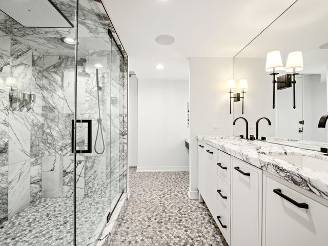 200 E Delaware Place 8C-9C, Chicago, IL 60611