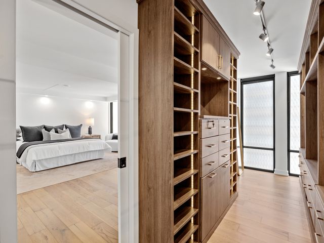 200 E Delaware Place 8C-9C, Chicago, IL 60611