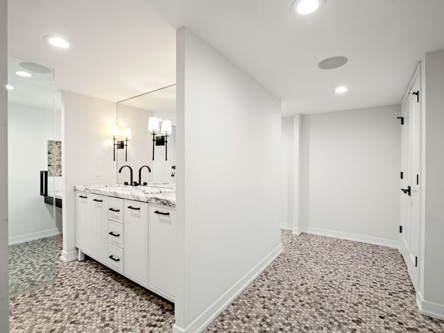 200 E Delaware Place 8C-9C, Chicago, IL 60611