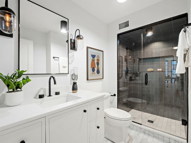 200 E Delaware Place 8C-9C, Chicago, IL 60611
