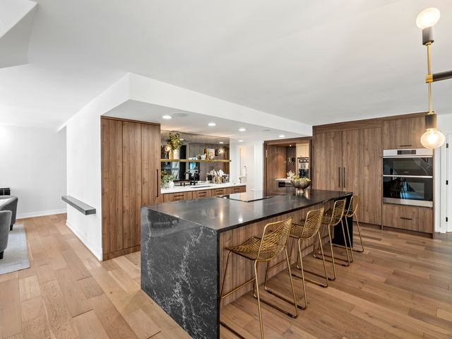 200 E Delaware Place 8C-9C, Chicago, IL 60611