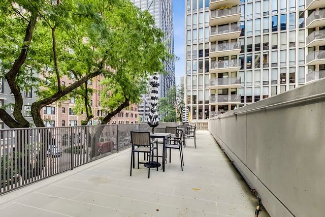 200 E Delaware Place 8C-9C, Chicago, IL 60611