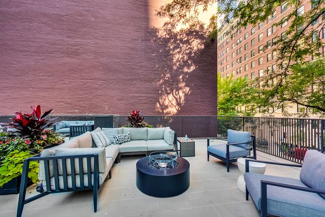 200 E Delaware Place 8C-9C, Chicago, IL 60611