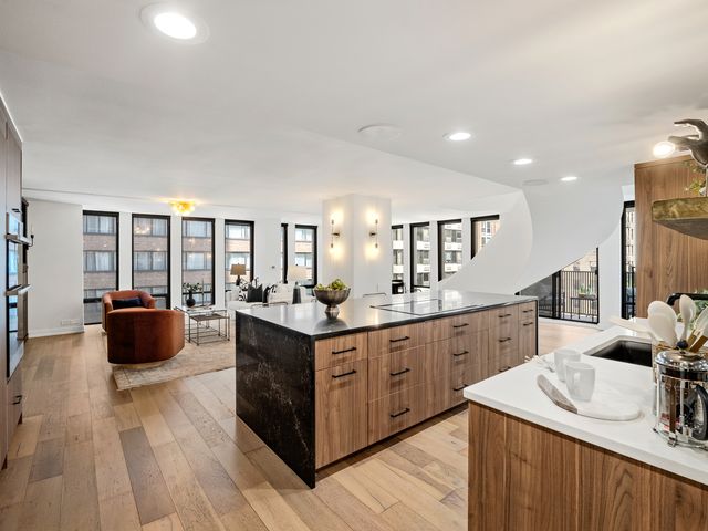 200 E Delaware Place 8C-9C, Chicago, IL 60611