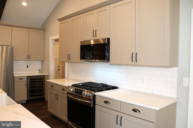 2097 HILL SIDE DRIVE, Mechanicsburg, PA 17055