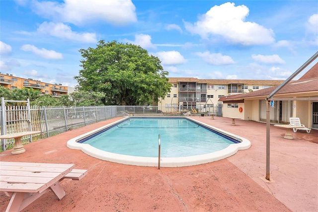 4042 NW 19th Street 409, Lauderhill, FL 33313