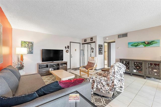 4042 NW 19th Street 409, Lauderhill, FL 33313