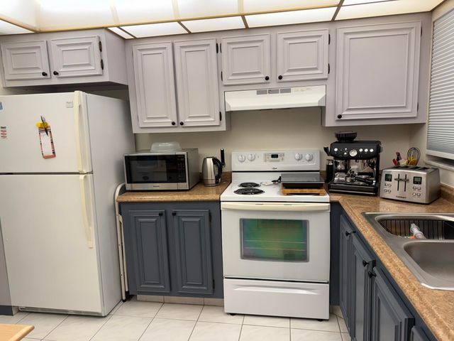 4042 NW 19th Street 409, Lauderhill, FL 33313