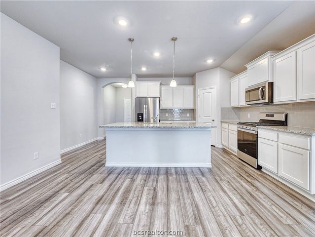 6160 Darlington Avenue, College Station, TX 77845