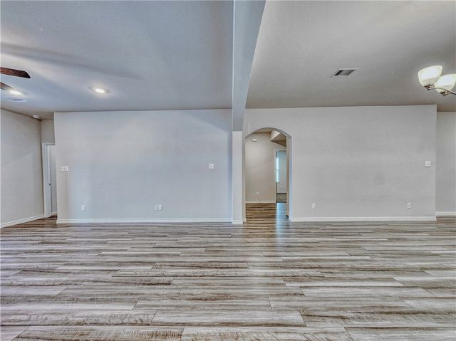 6160 Darlington Avenue, College Station, TX 77845