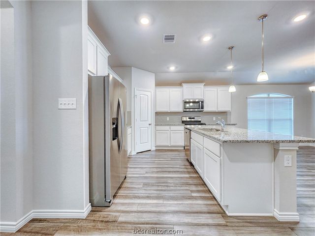 6160 Darlington Avenue, College Station, TX 77845