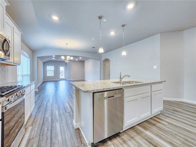 6160 Darlington Avenue, College Station, TX 77845