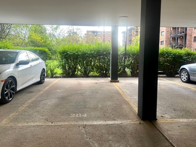 9331 Landings Lane 204, Des Plaines, IL 60016